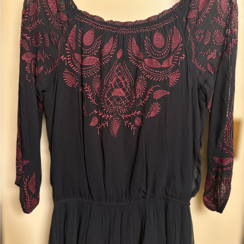 Elegant Off-Shoulder Black and Red Dress - Picture 6 of 7